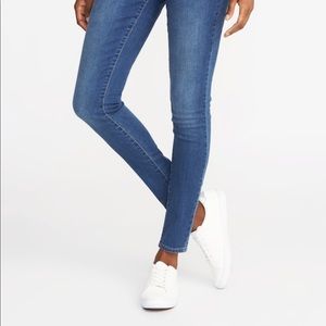 Old Navy Rockstar Super Skinny Low Rise